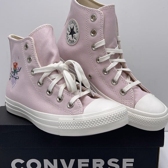Converse WMNS CTAS HI
BARELY ROSE/VINTAGE WHITE A03740C Sneakers - Picture 5 of 16